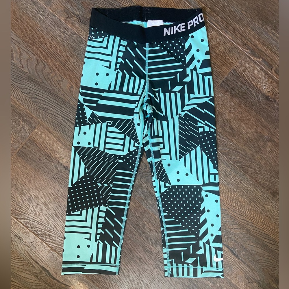 Nike Pro Dri Fit cropped leggings